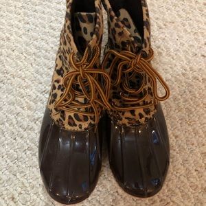 ***SOLD***Avanti Cheetah Print Duck Boots